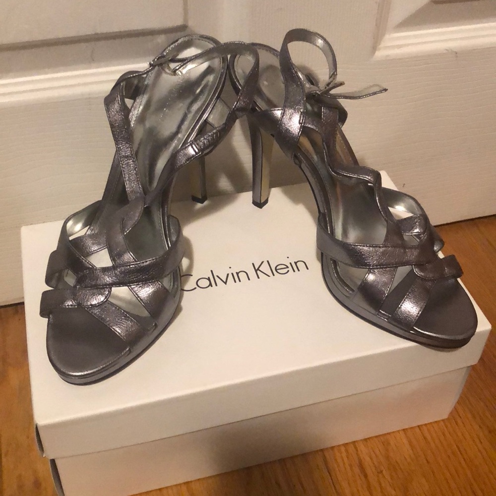 Gorgeous gorgeous heels 👠,